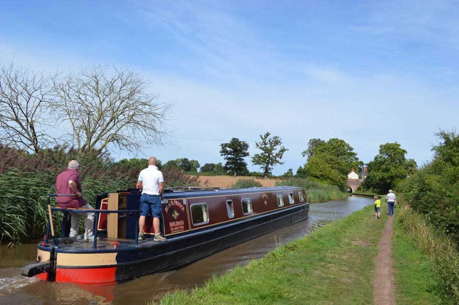 Canal boat holiday Snarestone and return