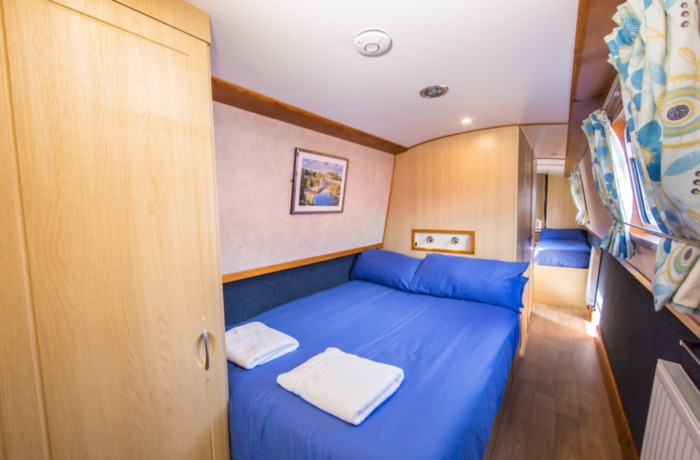 Double Bedroom Duchess 4 Classic Narrowboat