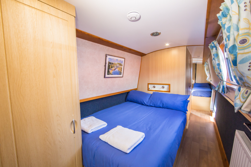 Double Bedroom Duchess 4 Classic Narrowboat
