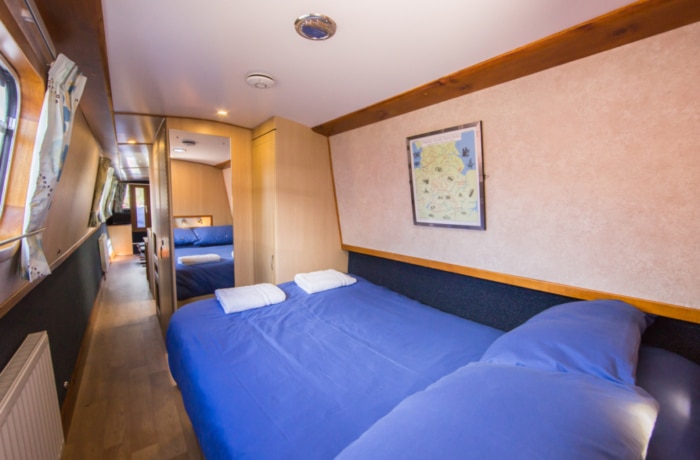 Double Bedroom Lautrec 4 Classic Narrowboat