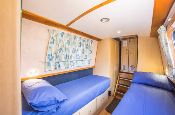 Twin Bedroom Lautrec 4 Classic Narrowboat