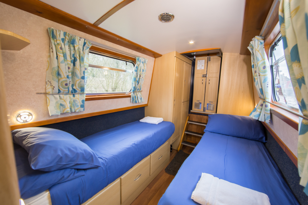 Twin bedroom Princess 4 Classic Narrowboat