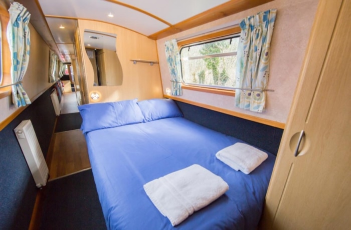 Double Bedroom Shakespeare 4 Classic Narrowboat