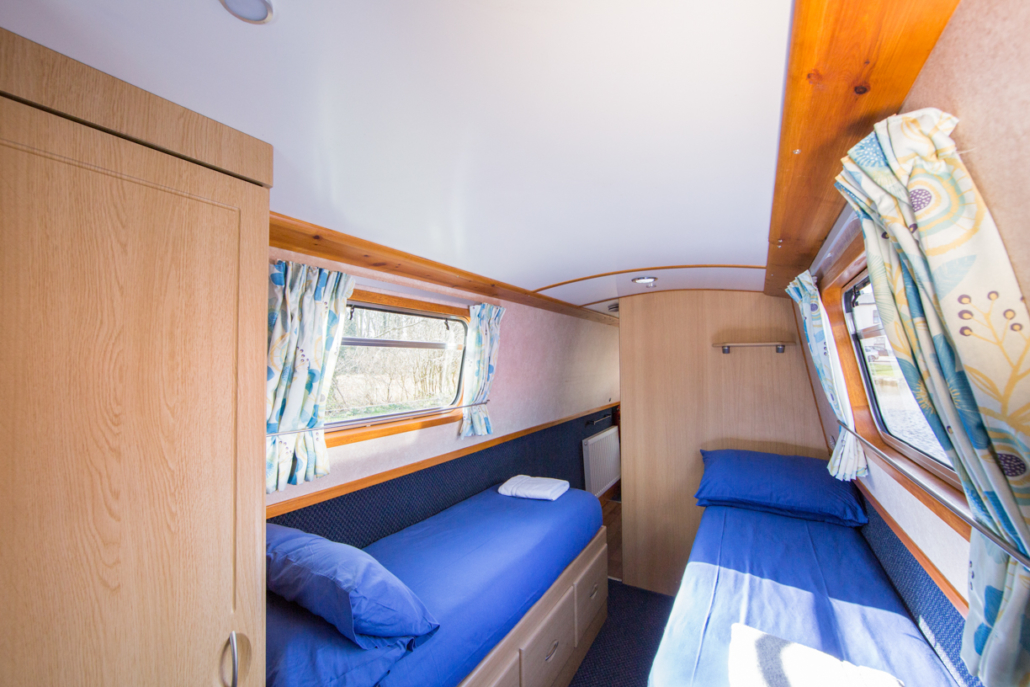 Bedroom twin Duchess 6 narrowboat Classic