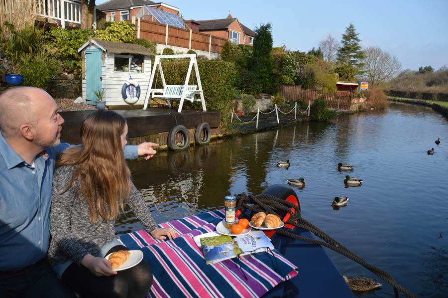 Easter holidays on the UK canals