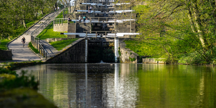 bingley-locks-leeds-liverpool-canal
