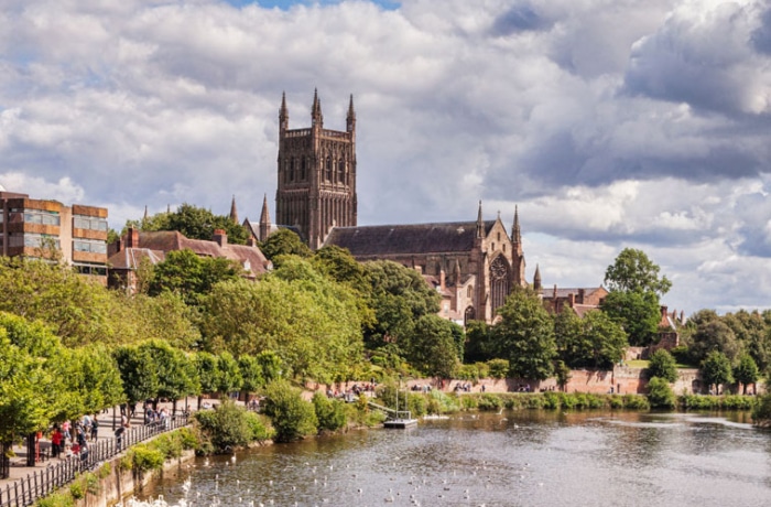 Narrowboat holidays in Worcestershire